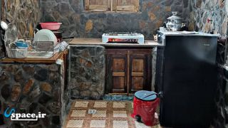 آشپزخانه اتاق بهارنارنج اقامتگاه بوم گردی آرامش - برزک - اصفهان